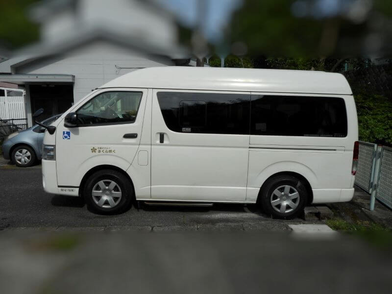 介護車両ハイエース左側