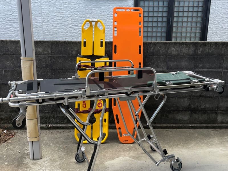 ストレッチャーとスクープストレッチャー