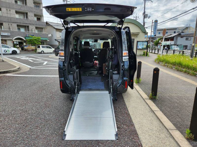 介護車両ノアスロープ