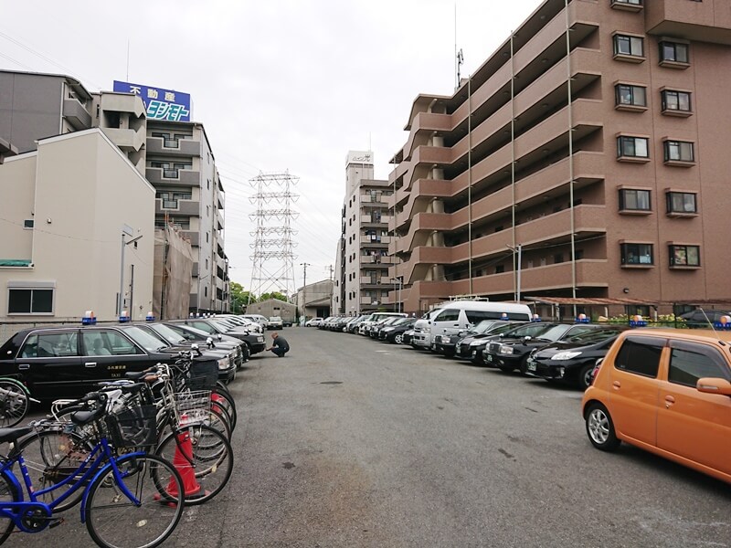 営業所内の車庫