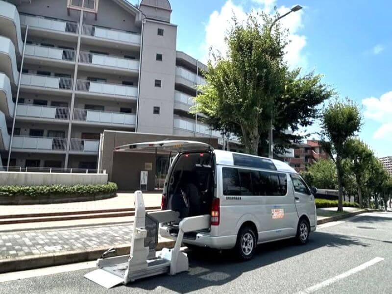 ハイエースリフト