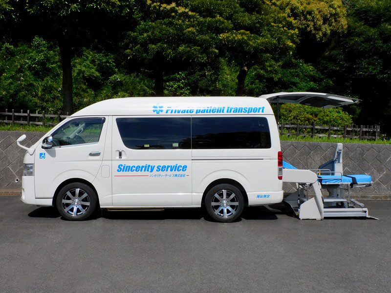 代替車両のハイエース