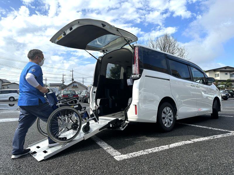 ミニバン車いす乗降