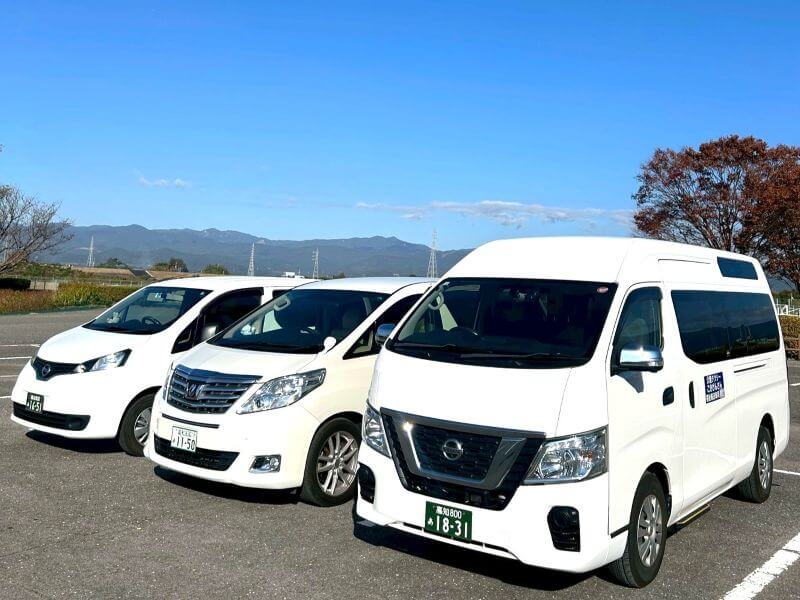 介護車両キャラバンとNV200とアルファード