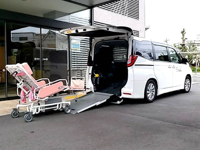 介護車両ノアストレッチャー乗降