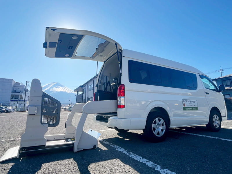 ハイエースリフト