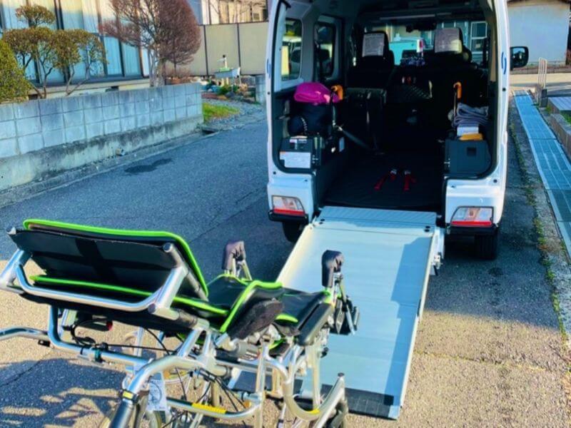 介護車両アトレーリクライニング車いす乗降