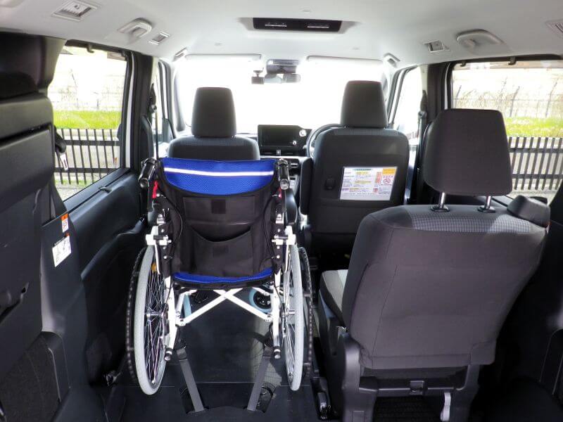 介護車両ノア車いす乗車