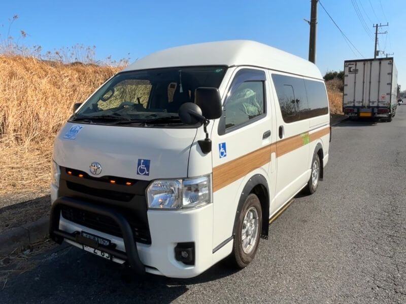 介護車両ハイエース左