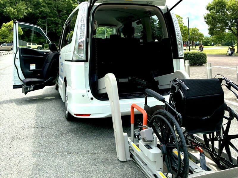 介護車両セレナリフト車いす乗降