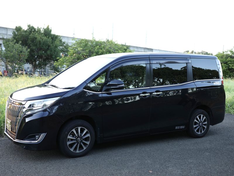 介護車両エスクァイア側面