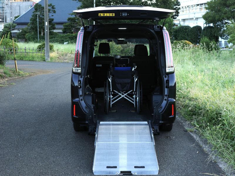 介護車両エスクァイアスロープ