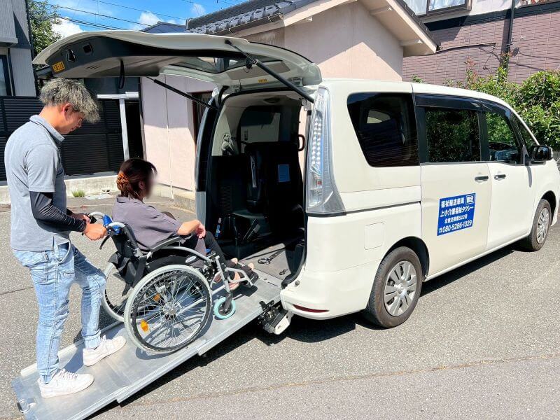 介護車両セレナの車いす乗降