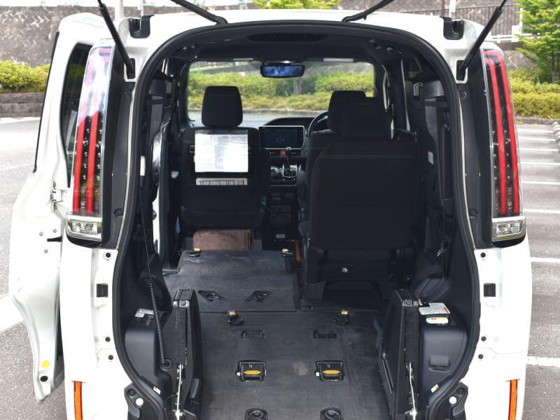 介護車両エスクァイア開口部