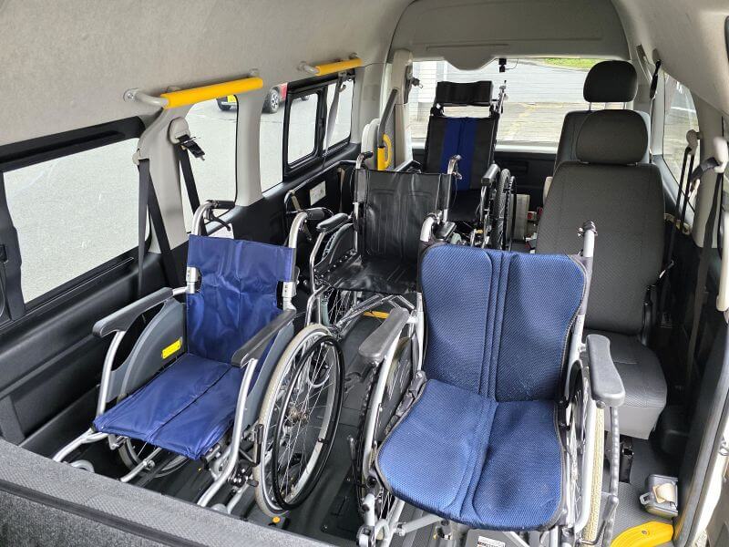 車いす4台乗車