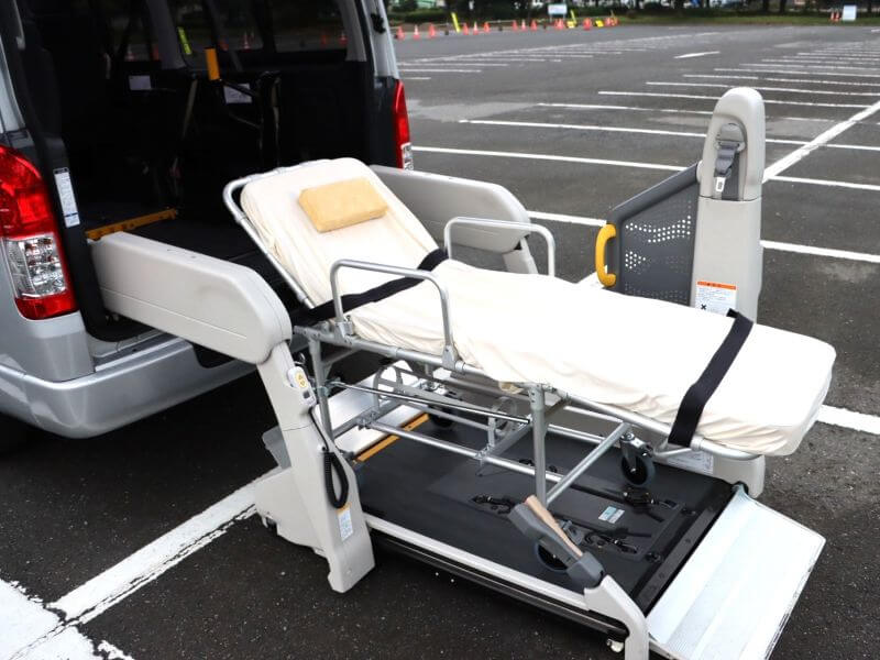 ストレッチャー乗降