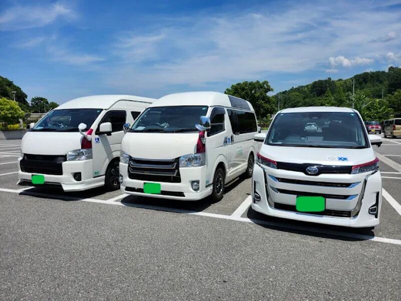 レジアスエース、ノア前面