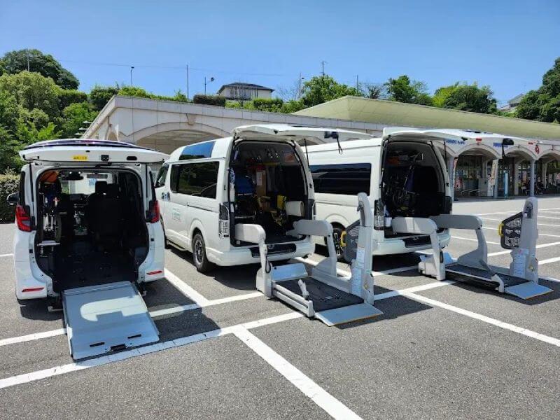 レジアスエース、ノア後部