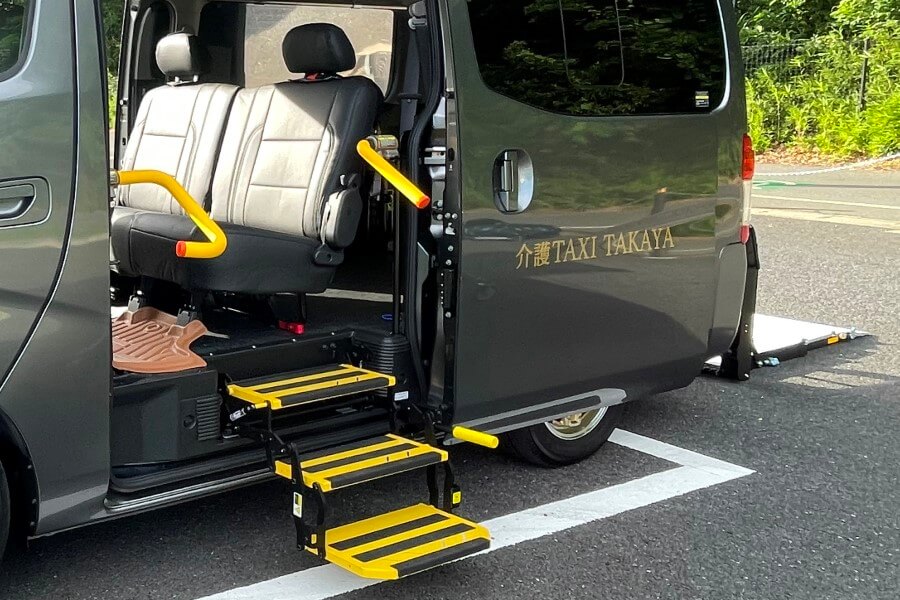 後付けリフトと補助ステップ