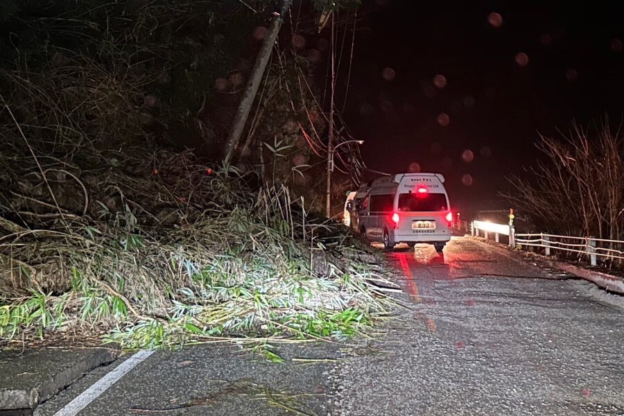 夜間に活動する搬送車両