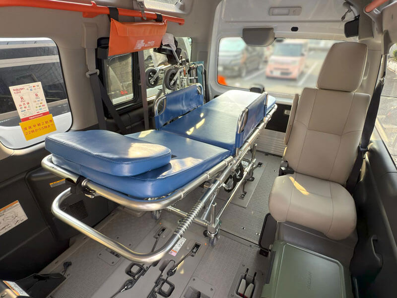ストレッチャー乗車中