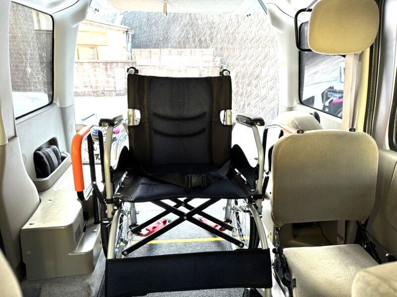 介護車両アトレー車いす乗車時