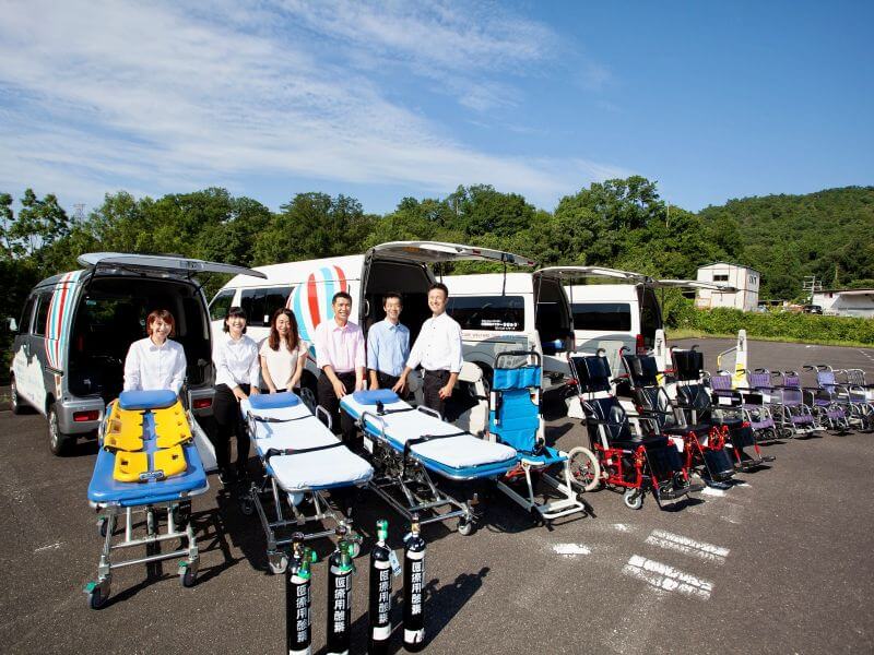 車両と機材、スタッフ