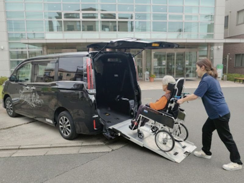 介護車両ヴォクシー車いす乗降
