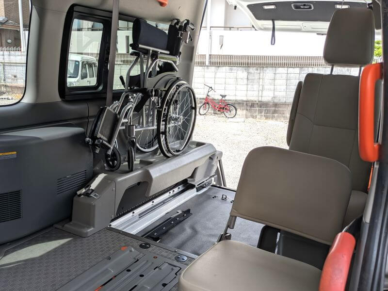 介護車両車内