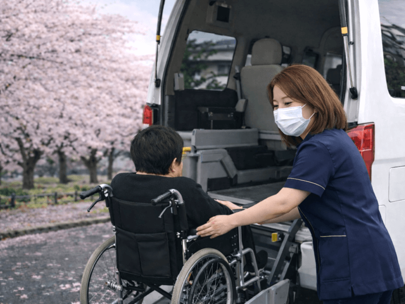 車いす乗降介助