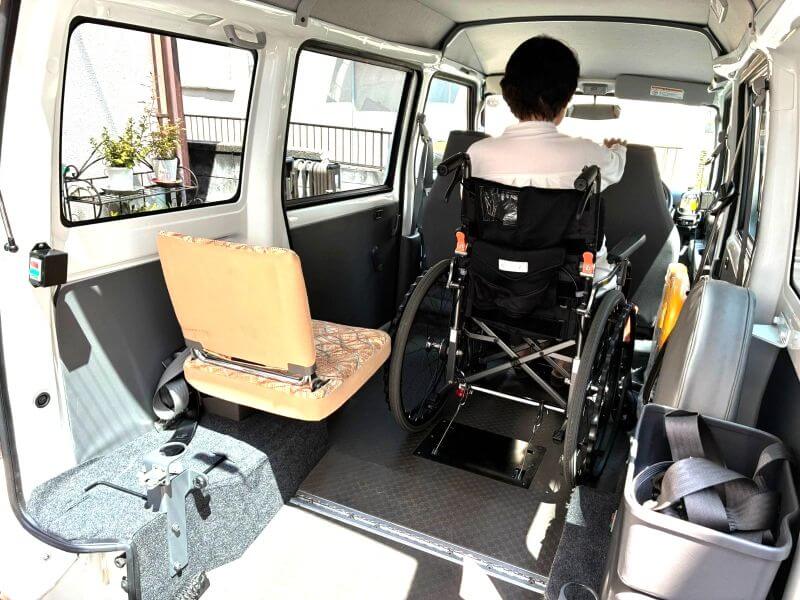 福祉車両ミニキャブ車いす乗車