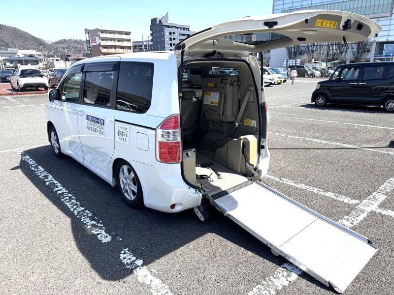 介護車両ノアスロープ