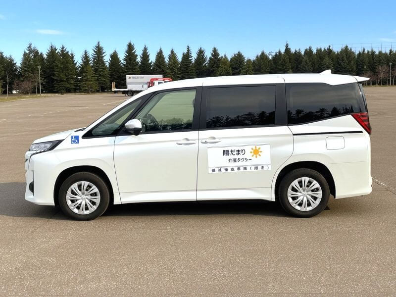 介護車両ノア側面