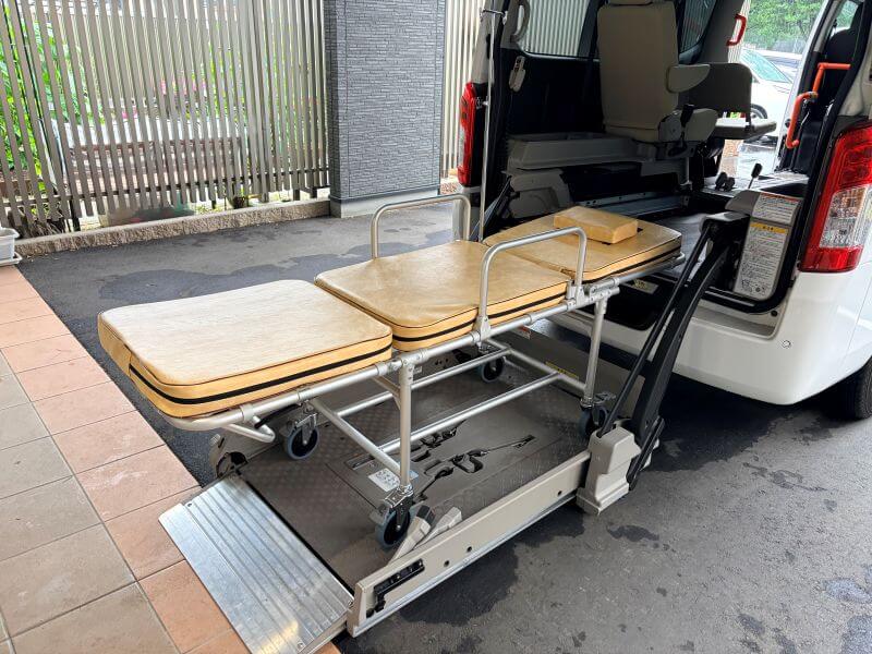ストレッチャー乗降