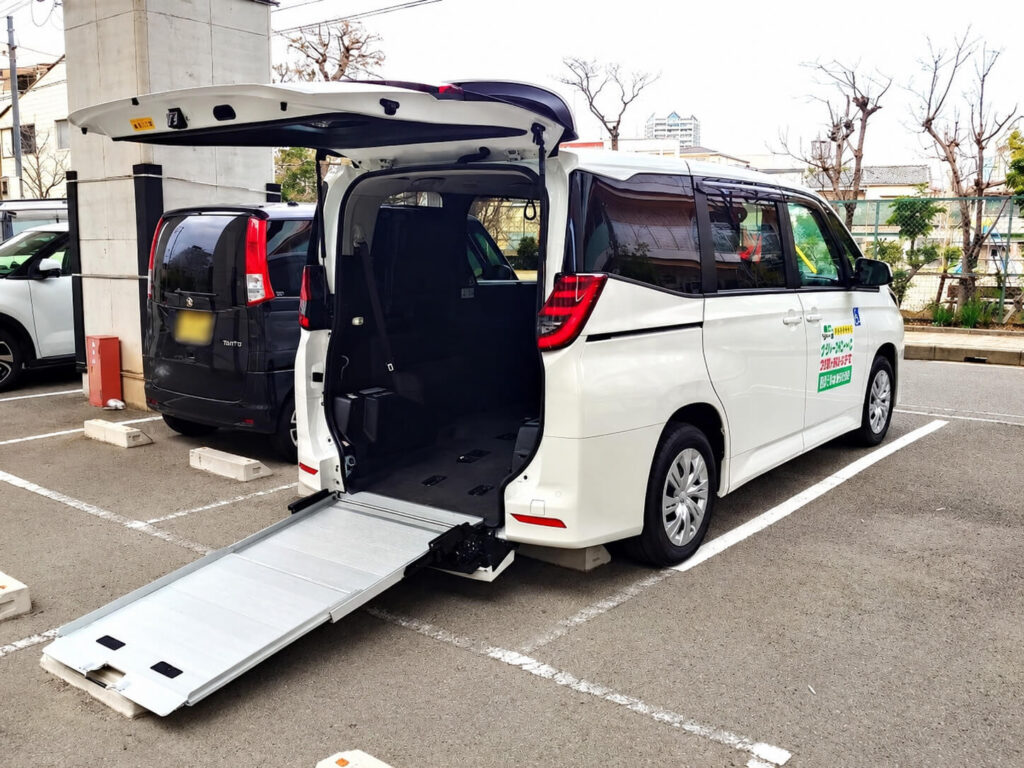 介護車両ノアスロープ
