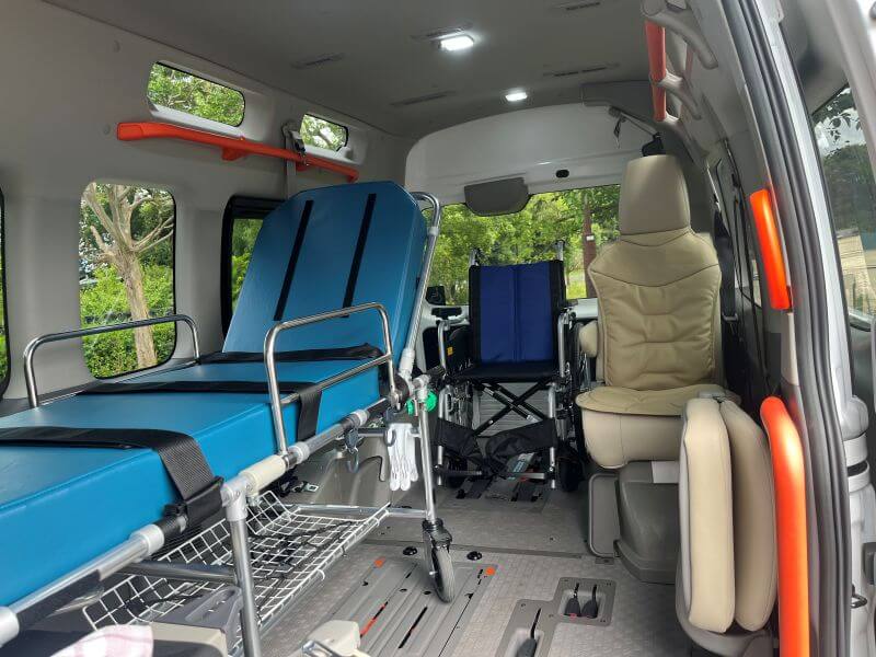車いすとストレッチャー乗車時